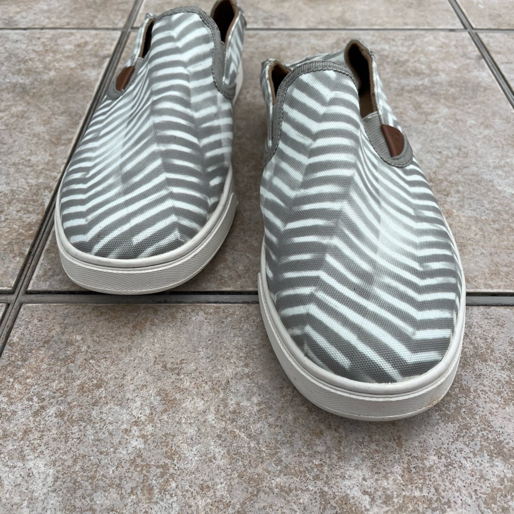Olukai Pehuea Pa'i - Women's Slip-on Canvas Shoe - Picture 4 of 16